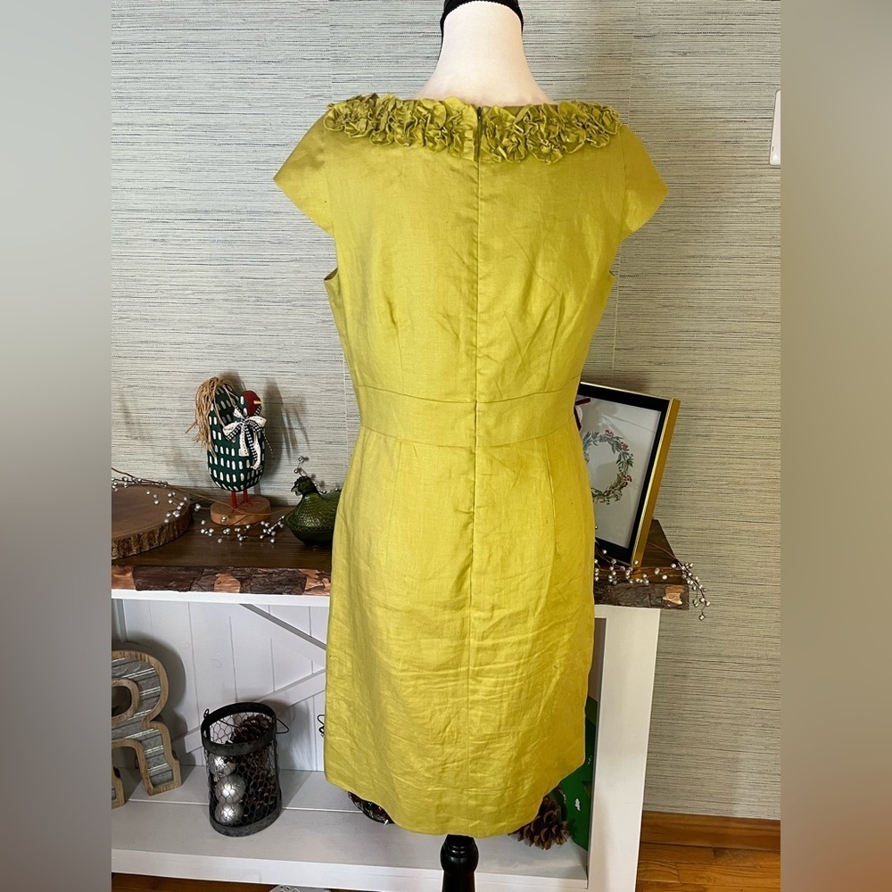 Taylor Women’s Green Linen Sleeveless Sheath Dress Ruffle Floral Detail Size 10 - Picture 5 of 6